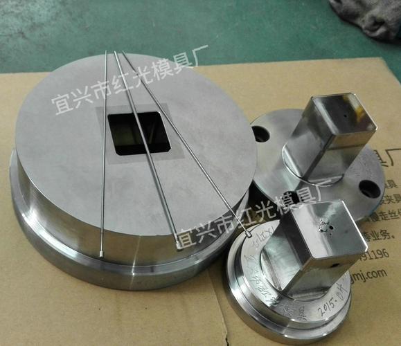 粉末冶金模具制造 精密干粉压制技术的核心实践